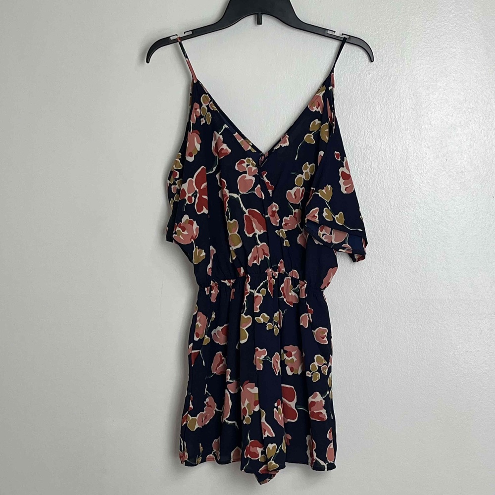ASTR The Label Floral Cold Shoulder V‎ Neck Flowy Cinched Waist Romper Medium